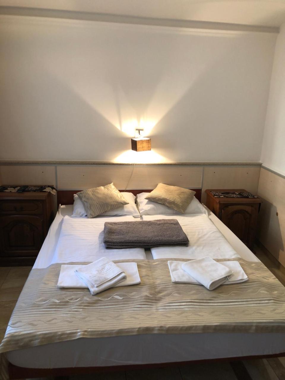 Mosoly Apartman Сегед Екстериор снимка